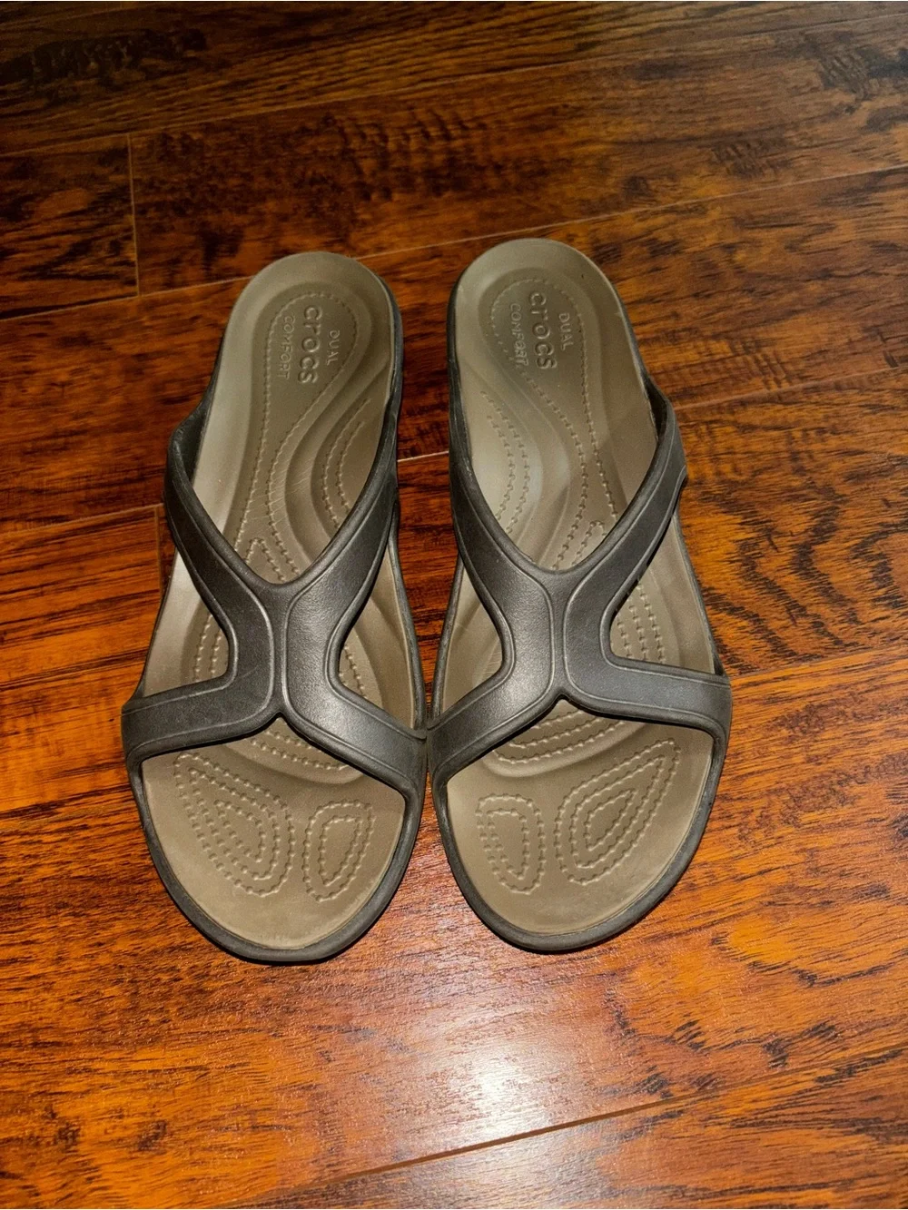 CROCS Sanrah Twist Dual Comfort Sandals Brown 2-inch Wedged Slip-Ons